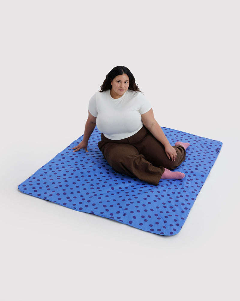BAGGU Wholesale  Puffy Picnic Blanket - Blue Polka Dot