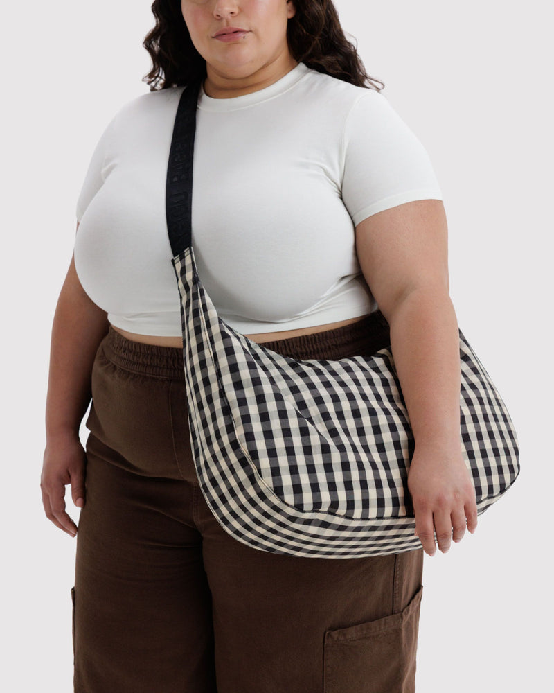 BAGGU Wholesale  Large Nylon Crescent Bag - Black and Cream Gingham